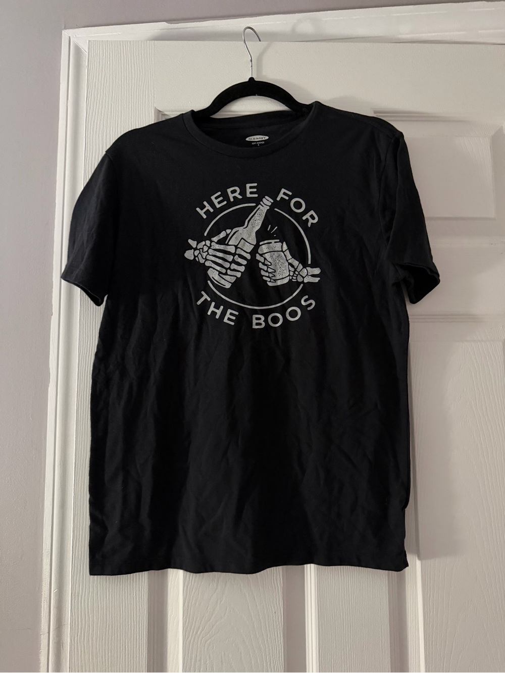 Old Navy Black Graphic Tee with Light Gray Skeleton Design